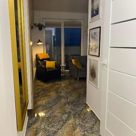 Zlote Tarasy דירה קולובז'ג